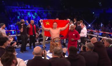 张志磊力压对手夺得WBO过渡拳王，开启职业生涯