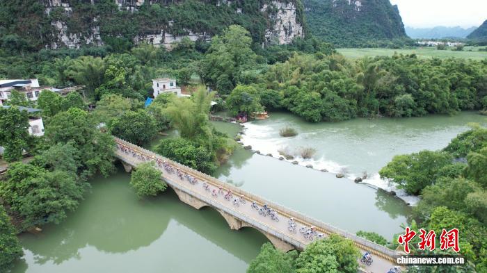 2025环广西公路自行车赛第二赛段：喀斯特秘境赛