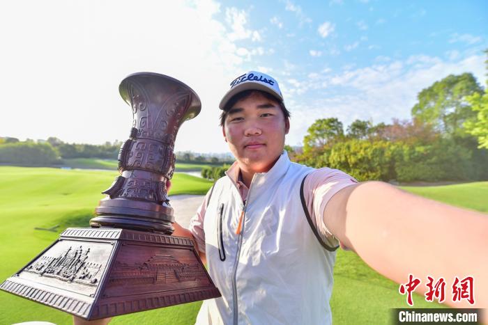 李林强加洞赛绝杀陈逸龙 20岁生日斩获中巡赛第