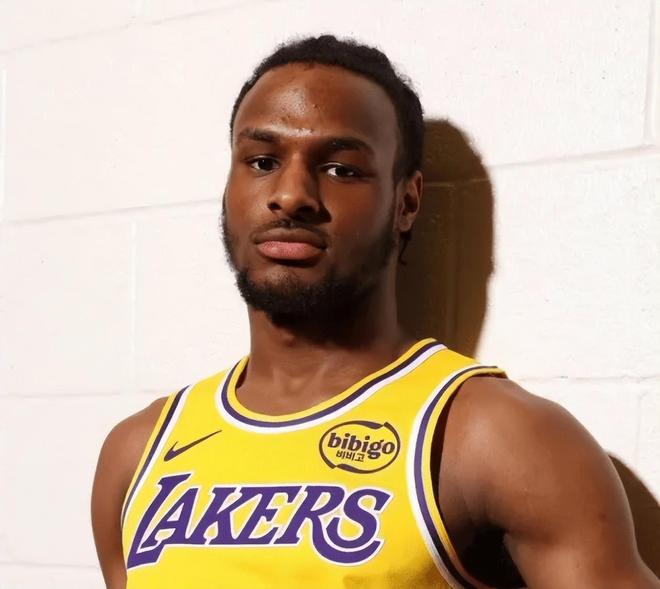 湖人队力克勇士队 四大核心联手引爆胜利