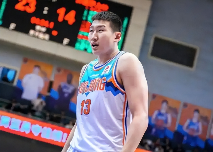 新疆男篮遭遇连环伤病打击 李炎哲赛季报销引交